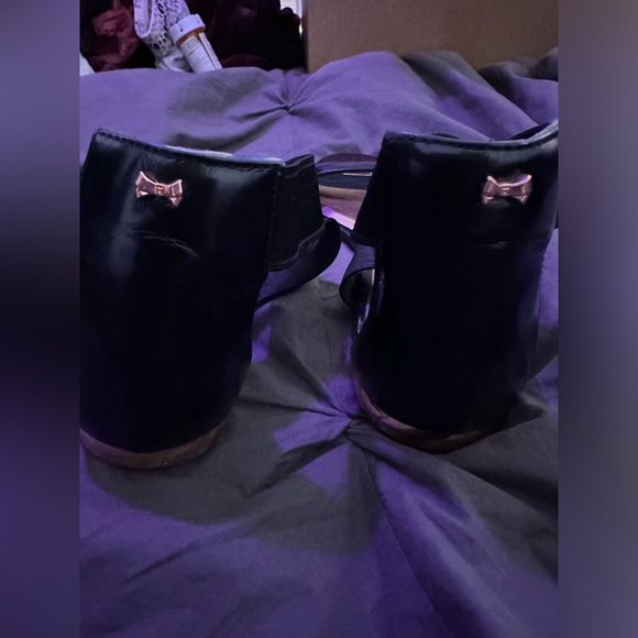 Ted Baker black sandals size EU 36 US size 6 
Ted Baker London - Picture 7 of 16